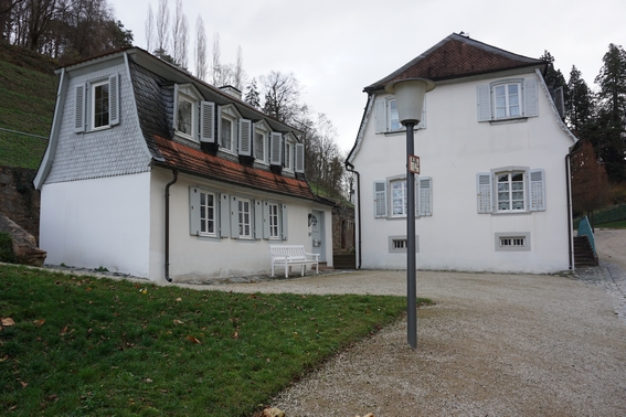 Damen- und Badehaus
